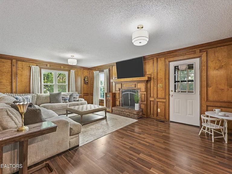 Wide family room view at 11016 Calloway View Dr