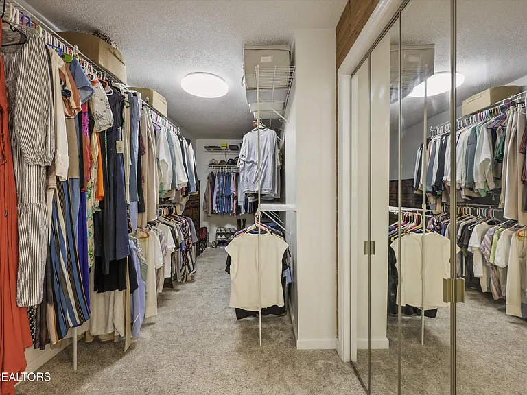 Large walk-in closet at 11016 Calloway View Dr